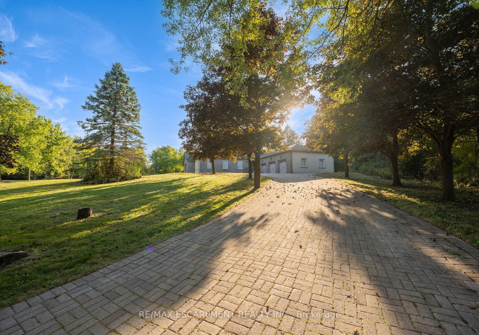8-ridgewood-drive-richmond-hill-ontario-n13608280