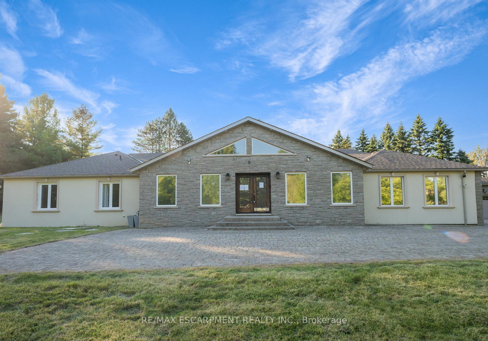 8-ridgewood-drive-richmond-hill-ontario-n13608280