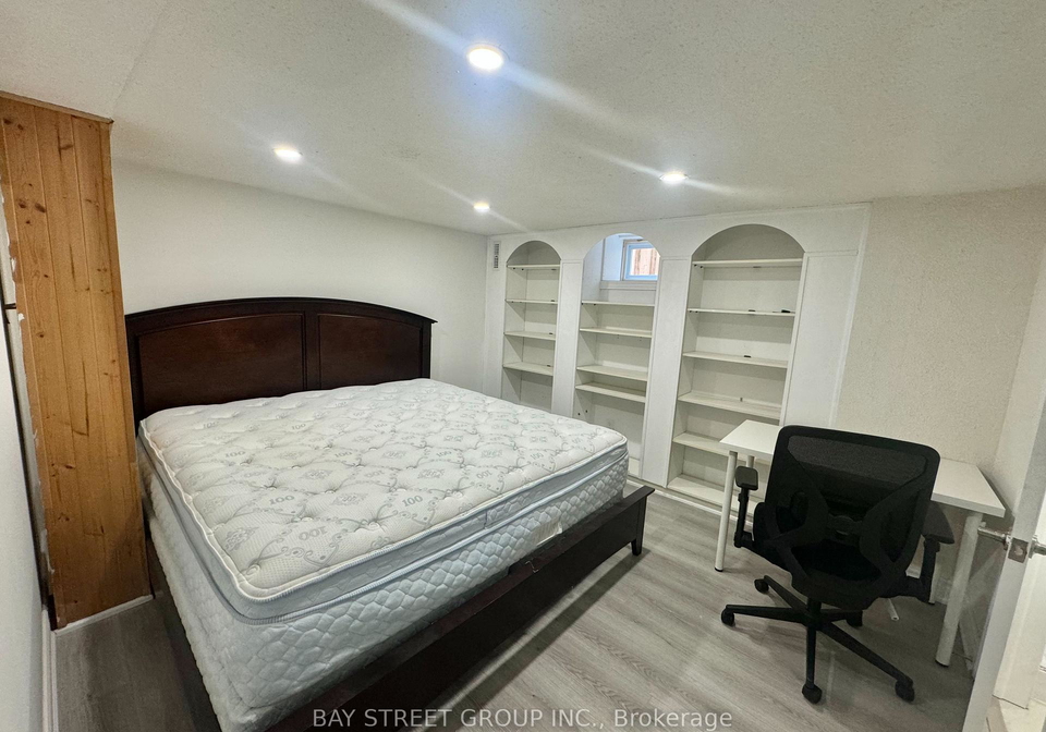 8-queensgate-court-markham-ontario-n13608330