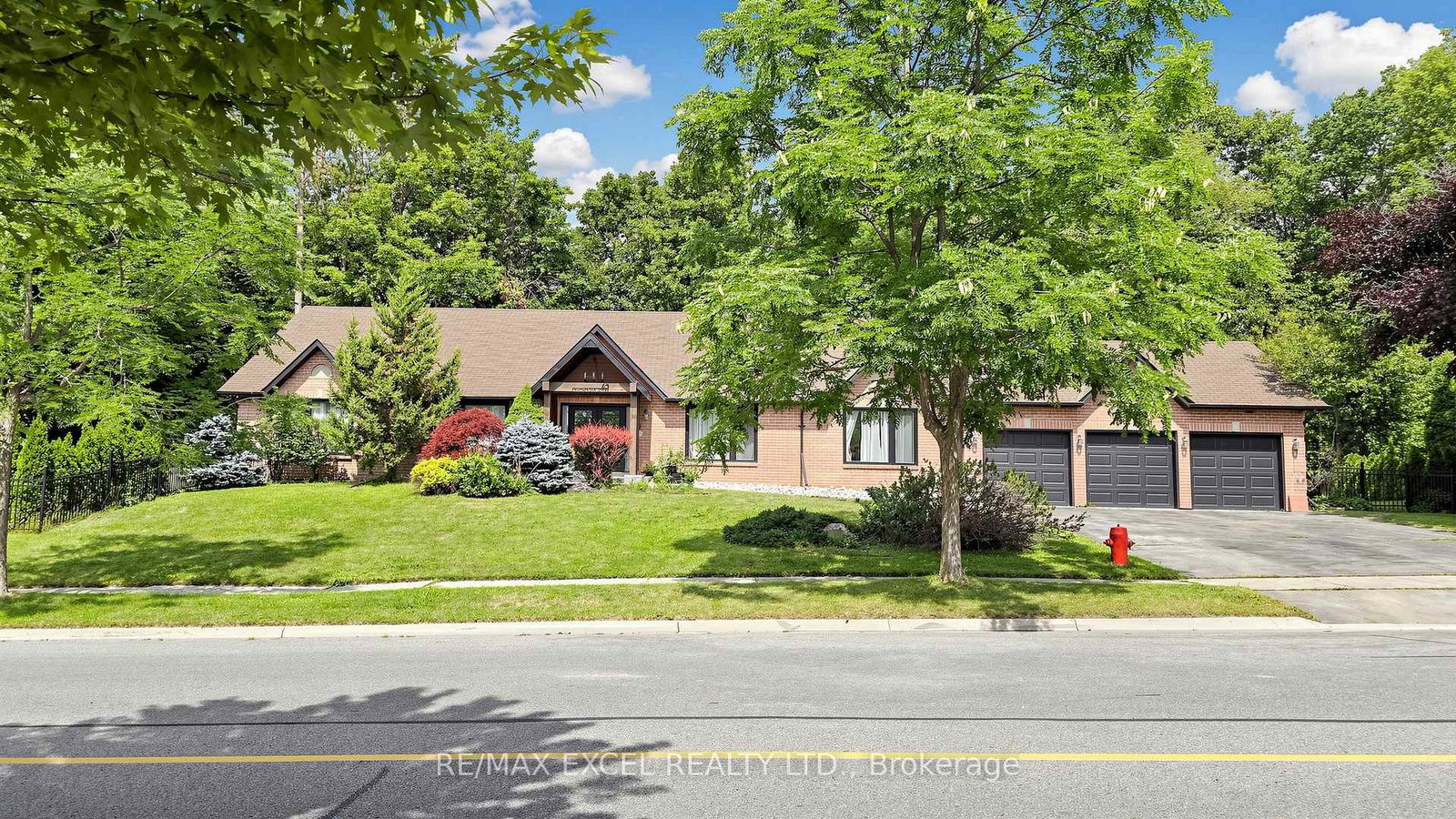 45-pineneedle-drive-aurora-ontario-n13608426