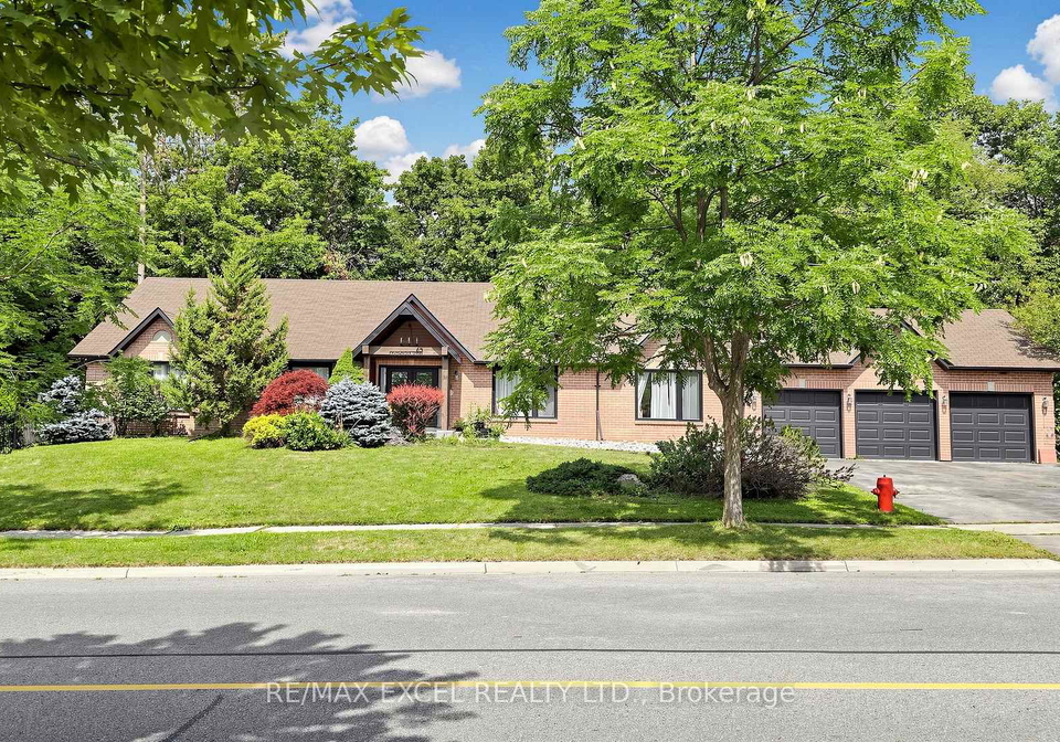 45-pineneedle-drive-aurora-ontario-n13608426
