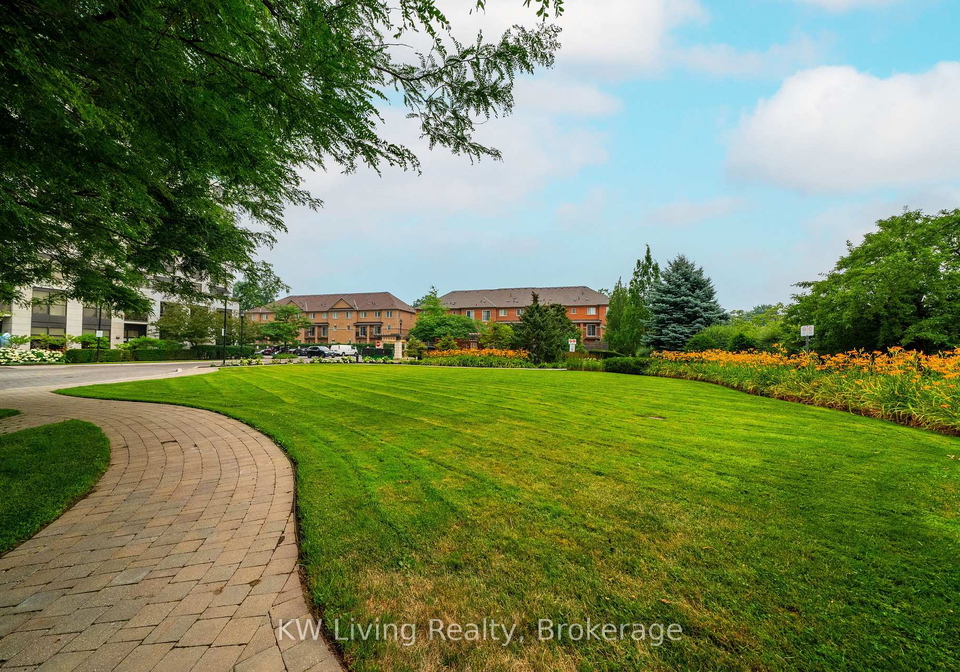 18-harding-boulevard-richmond-hill-ontario-n13609184