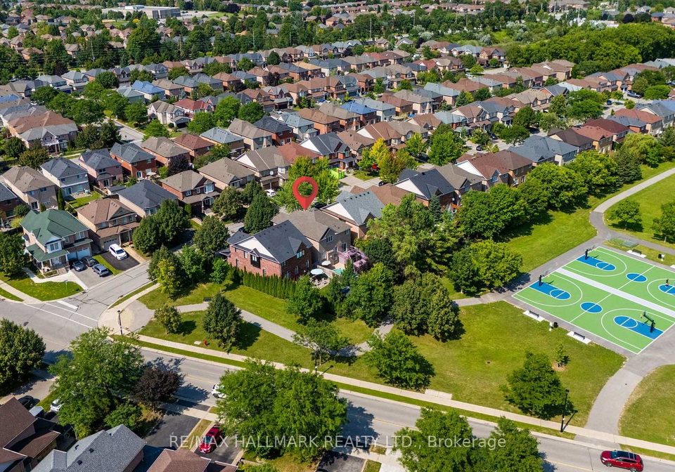 614-society-crescent-newmarket-ontario-n13609328