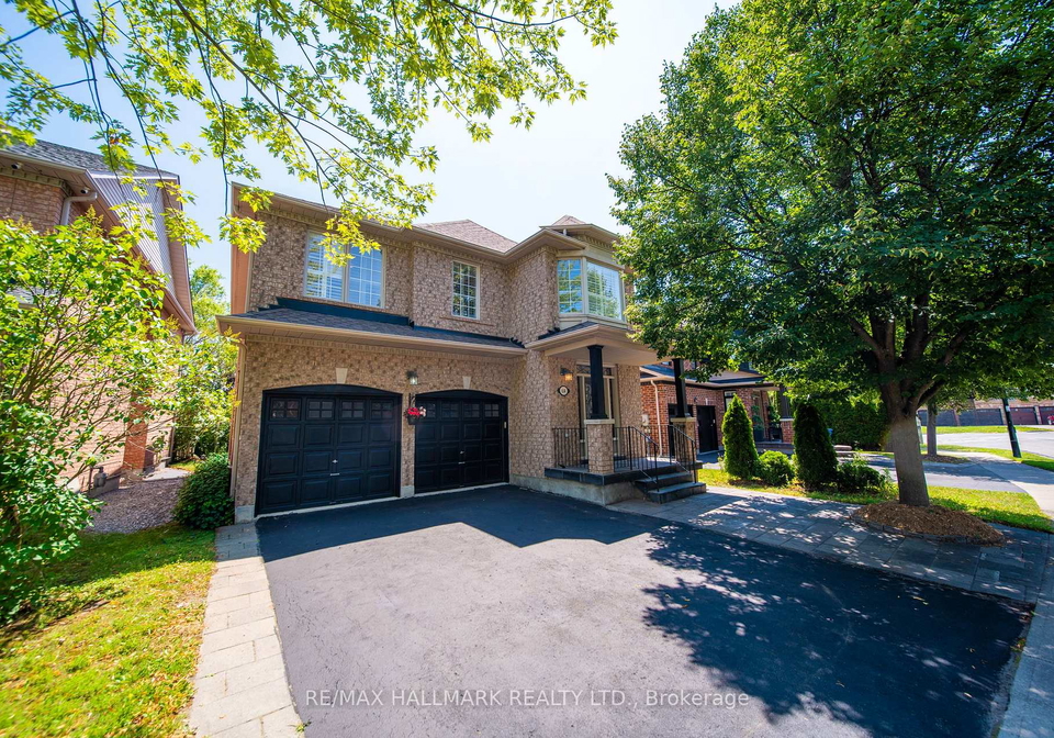 614-society-crescent-newmarket-ontario-n13609328