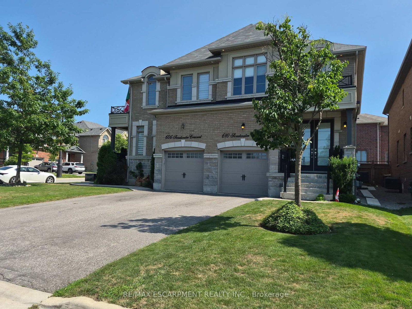 610-sweetwater-crescent-newmarket-ontario-n13609350