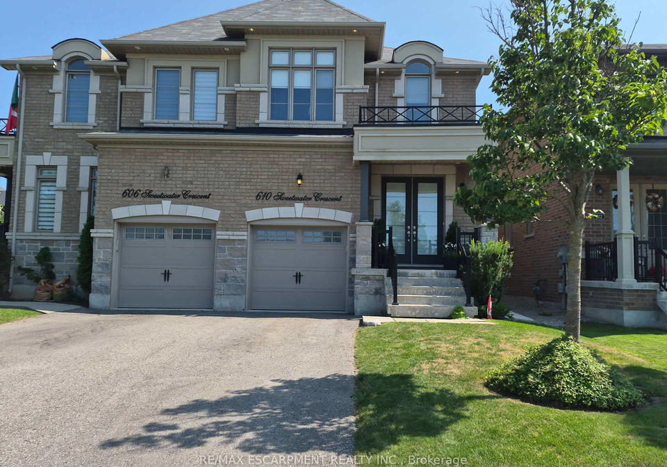 610-sweetwater-crescent-newmarket-ontario-n13609350