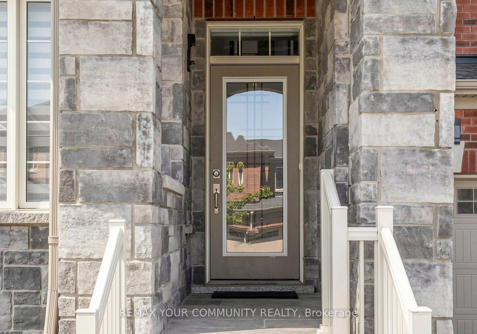 3-frederick-pearson-street-east-gwillimbury-ontario-n13609954