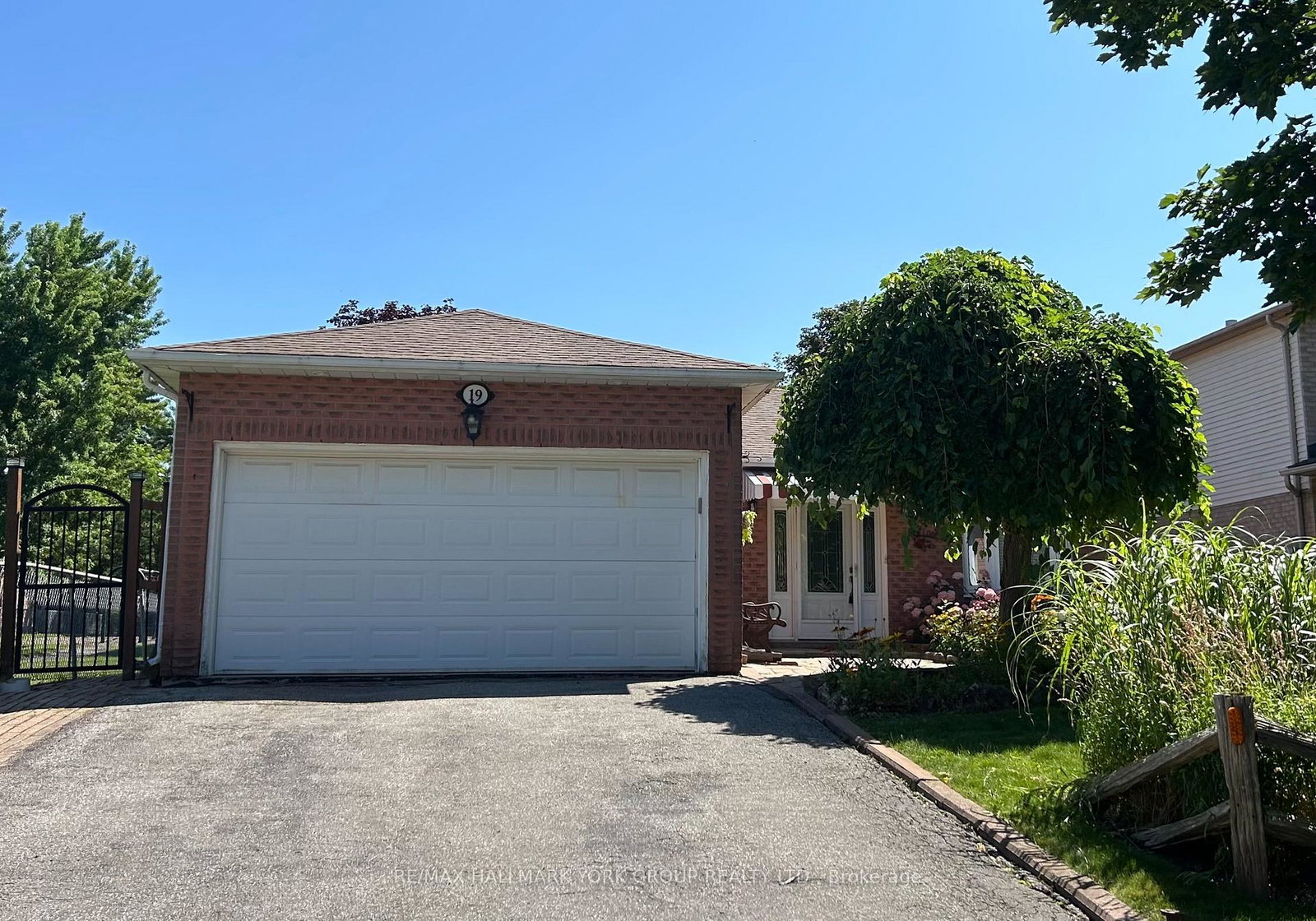 19-stonehill-boulevard-east-gwillimbury-ontario-n13610282