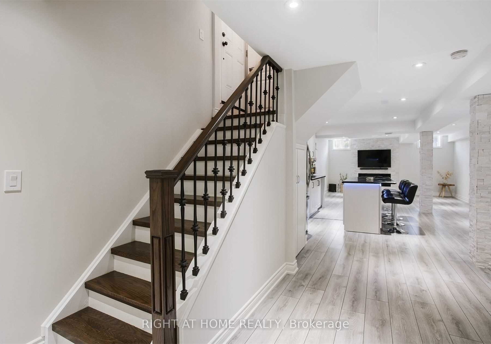110-thatcher-crescent-east-gwillimbury-ontario-n13611210