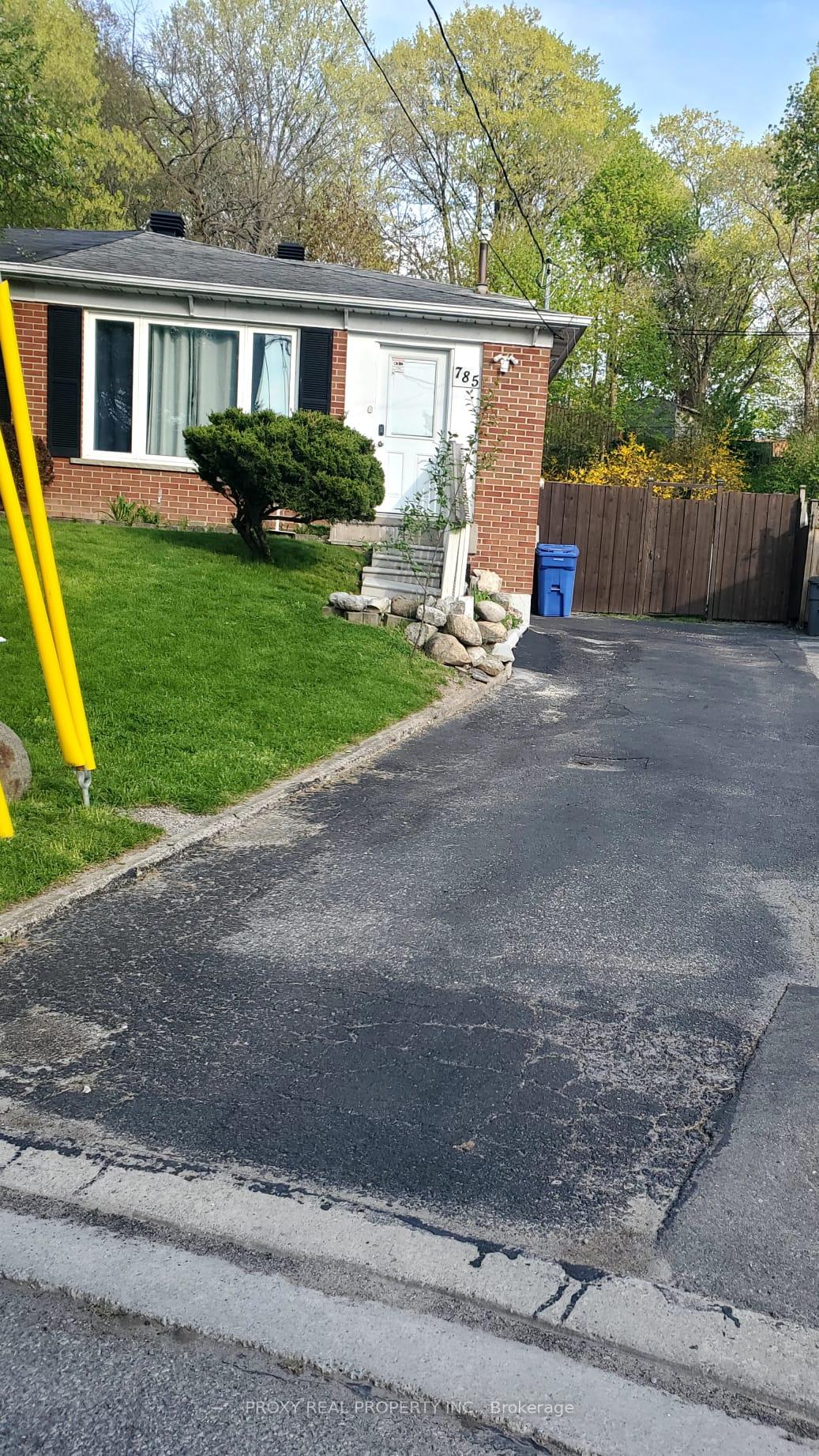 785-greenfield-crescent-newmarket-ontario-n13611368