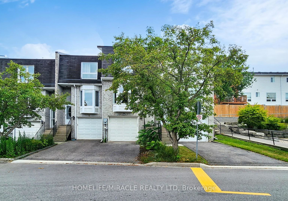 4-william-curtis-circle-newmarket-ontario-n13613208
