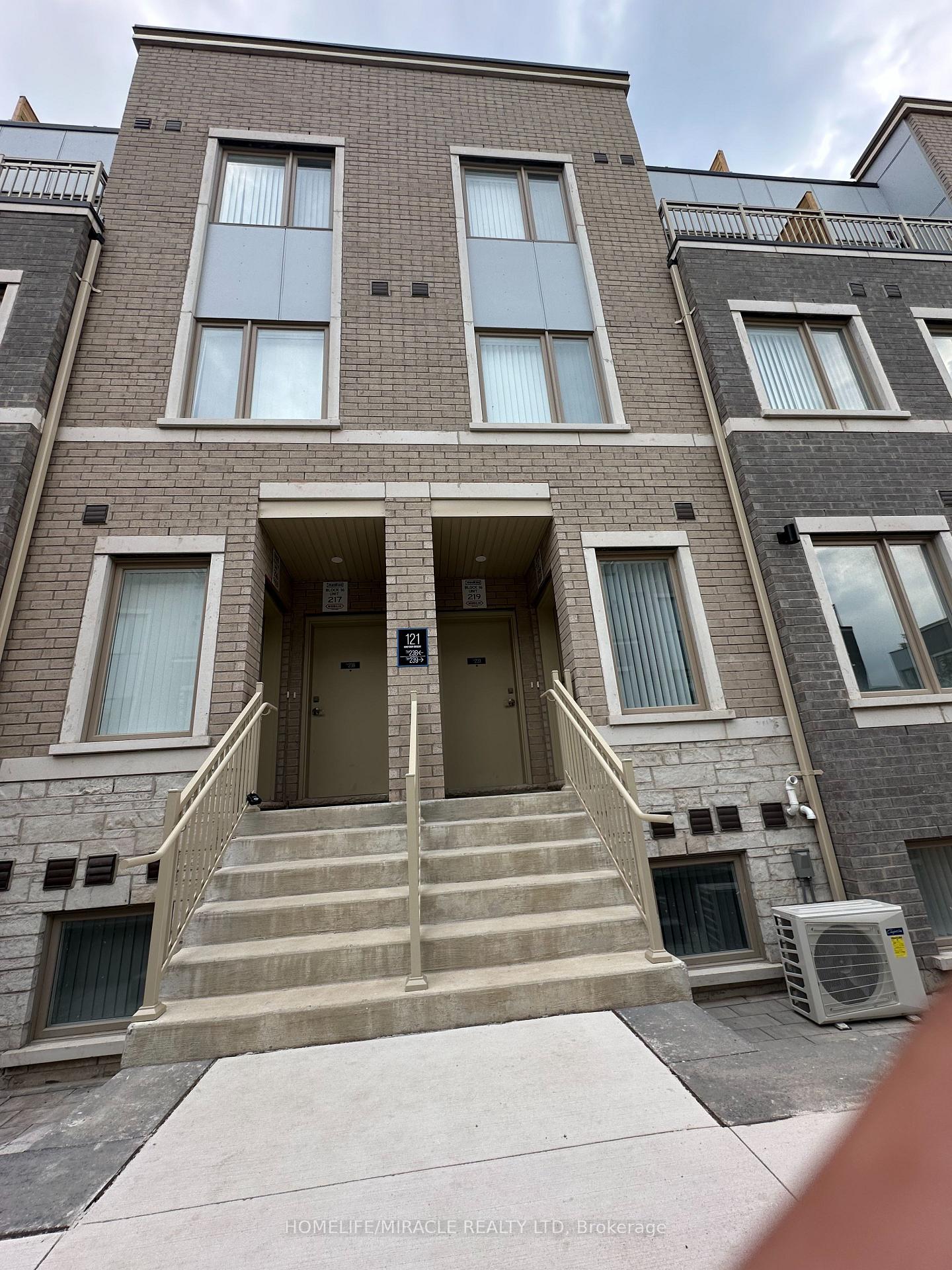 121-honeycrisp-crescent-vaughan-ontario-n13613550