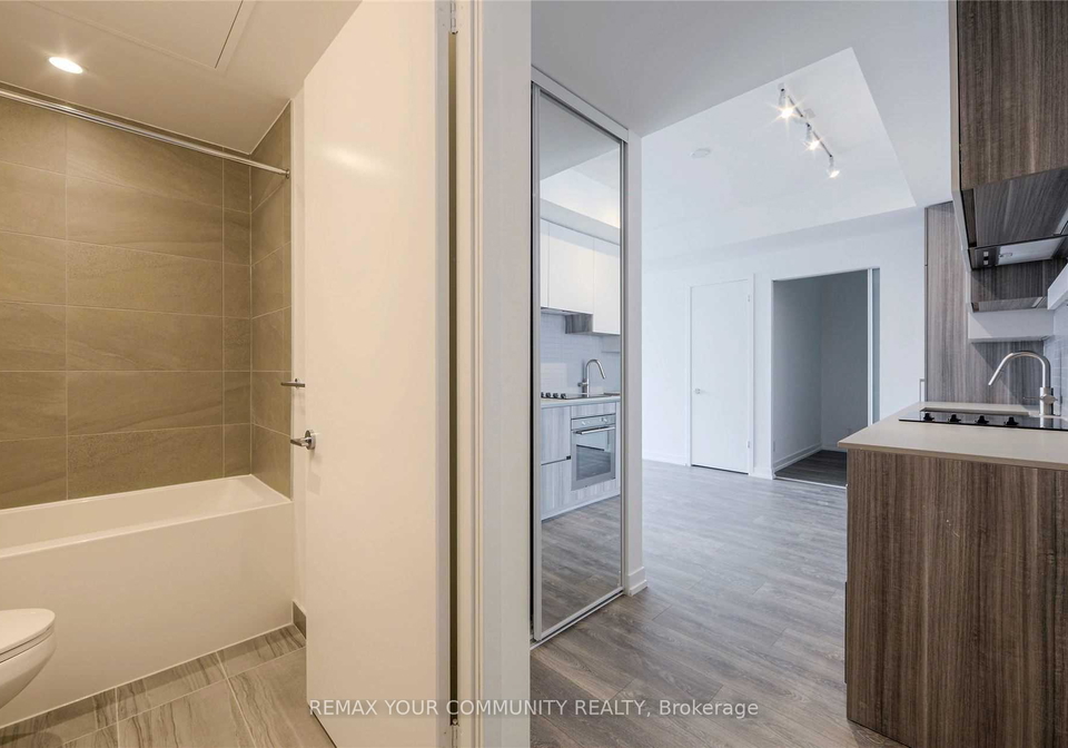 5-buttermill-avenue-vaughan-ontario-n13614150