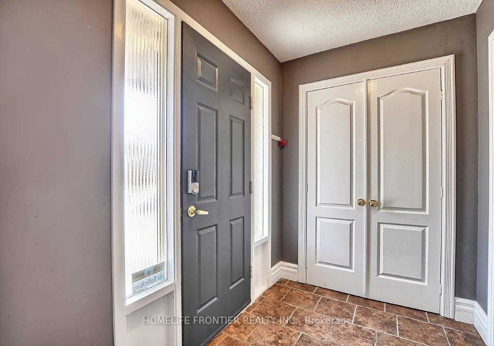 44-rutledge-avenue-newmarket-ontario-n13614774