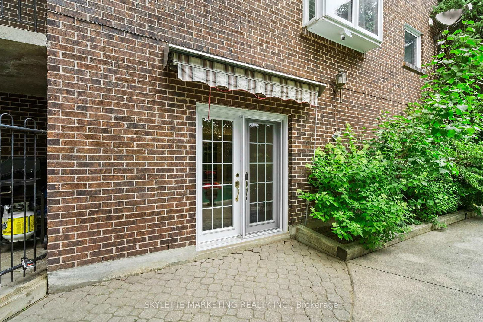 17-sabrina-court-richmond-hill-ontario-n13616994