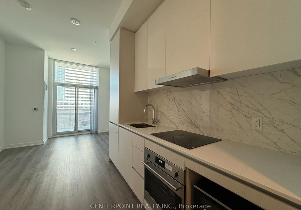 28-interchange-way-vaughan-ontario-n13617910