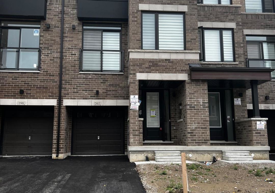 202-tennant-circle-vaughan-ontario-n13618118