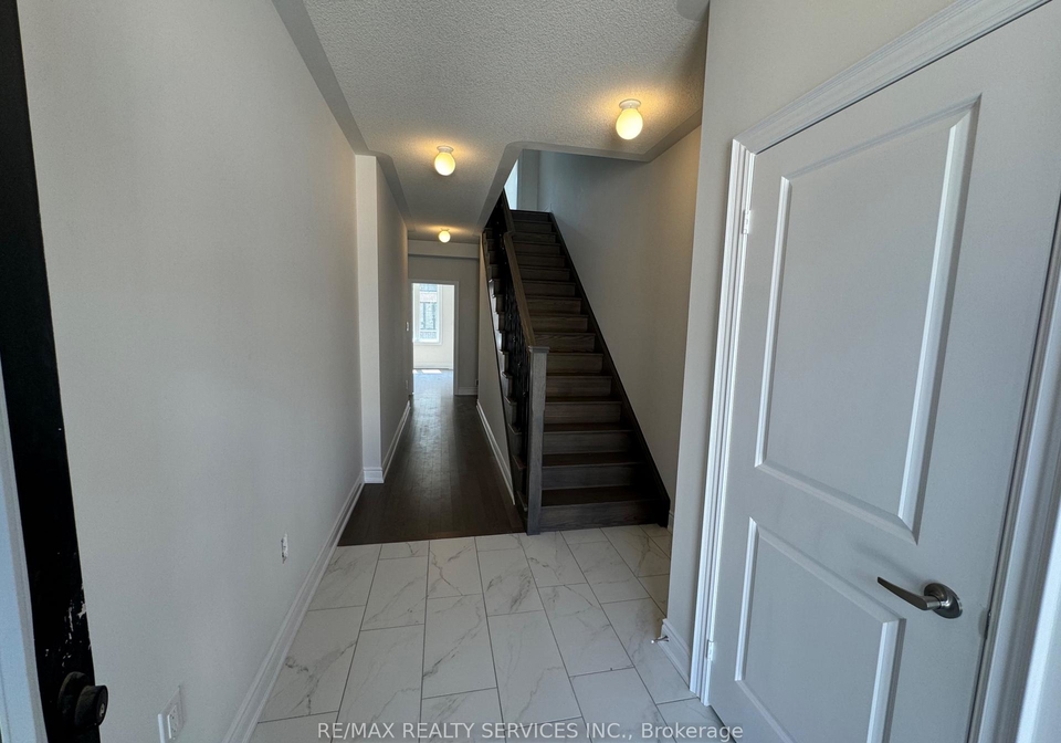 202-tennant-circle-vaughan-ontario-n13618118