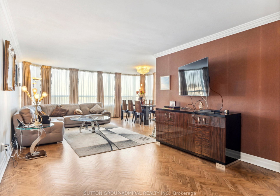 7-townsgate-drive-vaughan-ontario-n13618746