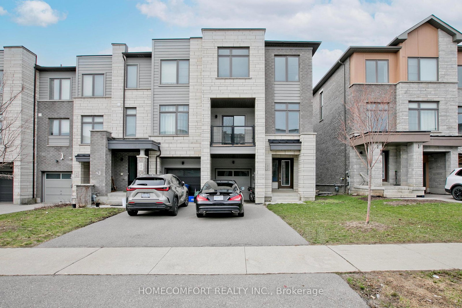 42-vantage-loop-newmarket-ontario-n13618824