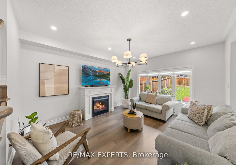 22-manor-glen-crescent-east-gwillimbury-ontario-n13619168