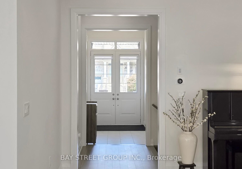 upper-two-bedrooms-97-halldorson-avenue-aurora-ontario-n13619574
