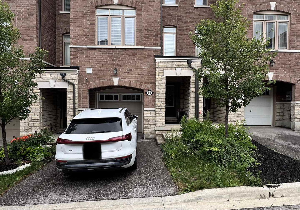 69-gordon-circle-newmarket-ontario-n13619702
