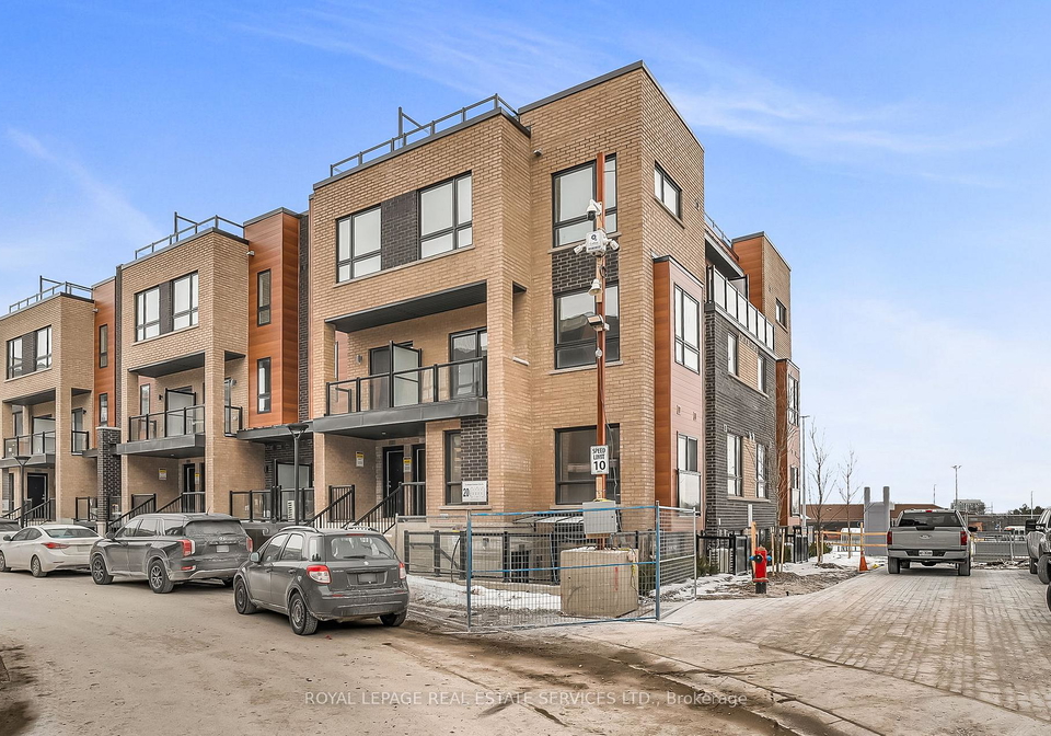 20-lytham-green-circle-newmarket-ontario-n13620518