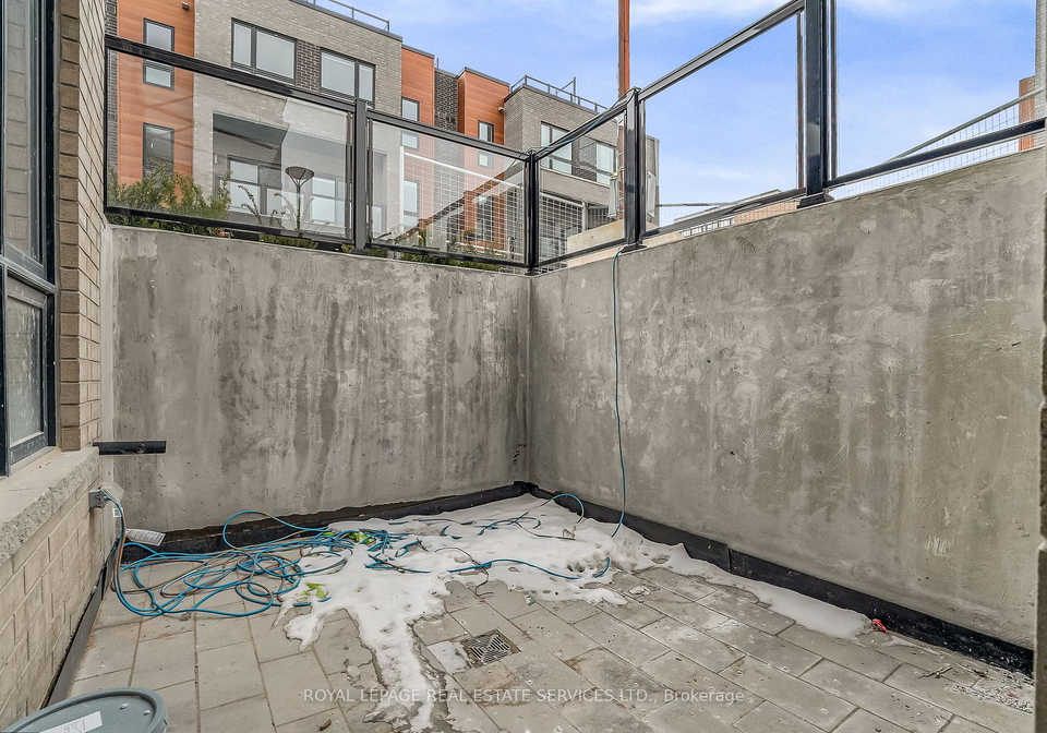 20-lytham-green-circle-newmarket-ontario-n13620518