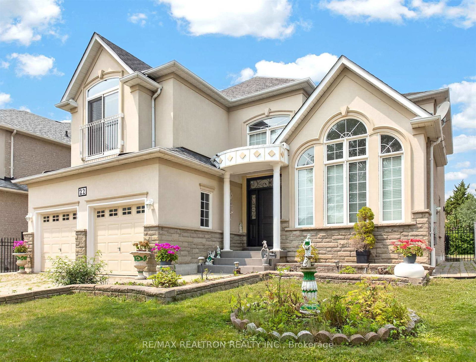 22-queensborough-court-richmond-hill-ontario-n13621008
