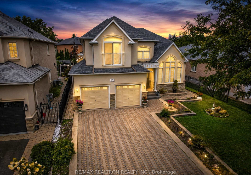 22-queensborough-court-richmond-hill-ontario-n13621008