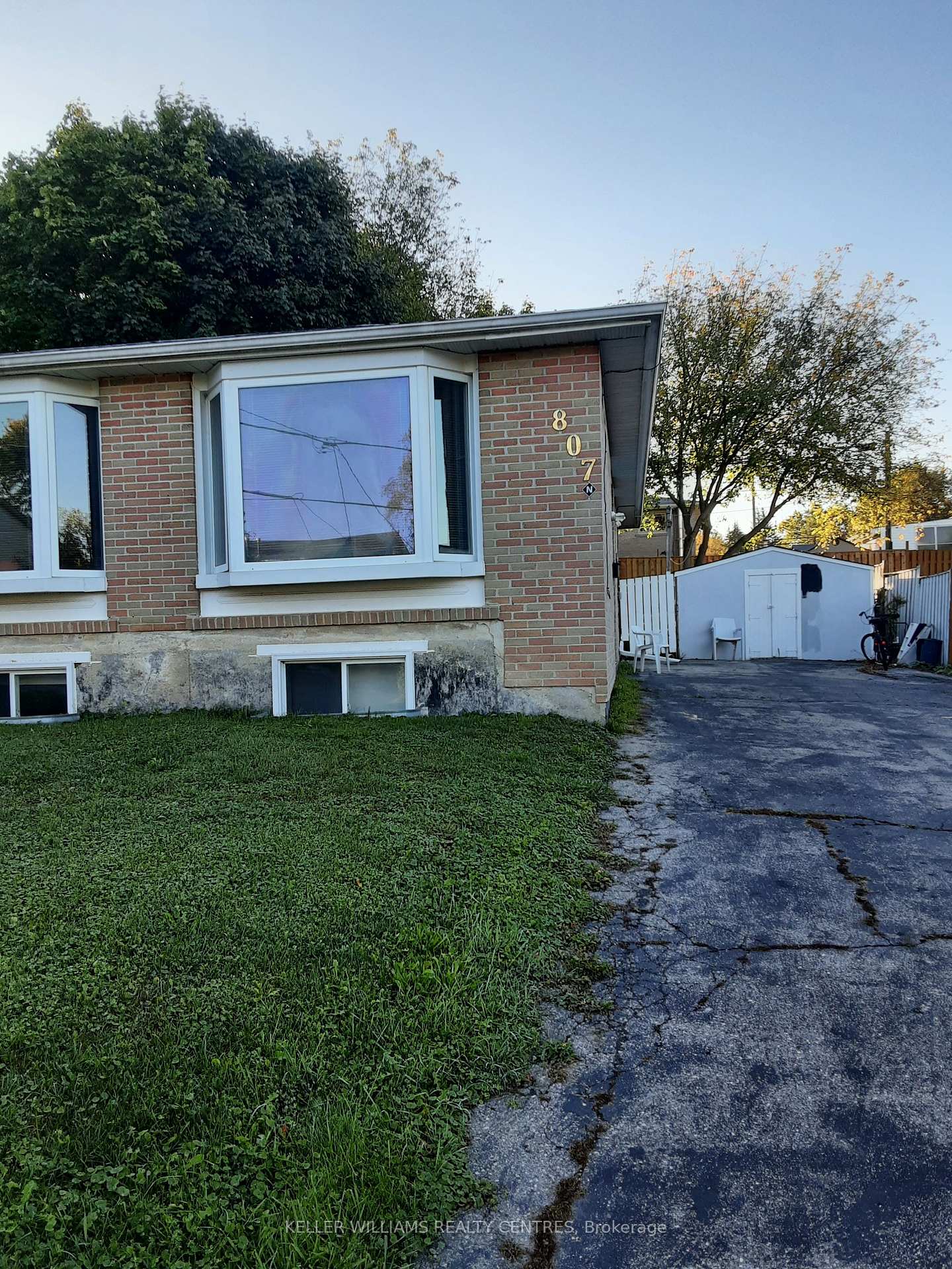 807-greenfield-crescent-newmarket-ontario-n13621690