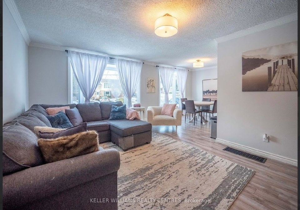 807-greenfield-crescent-newmarket-ontario-n13621690