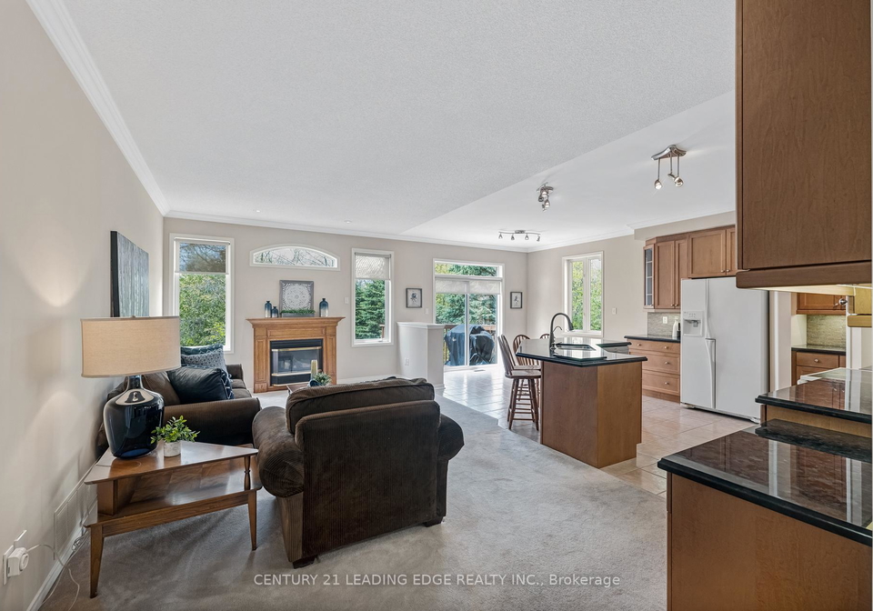 50-button-crescent-uxbridge-ontario-n13622360