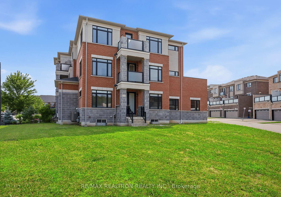 5-sparks-street-aurora-ontario-n13622468