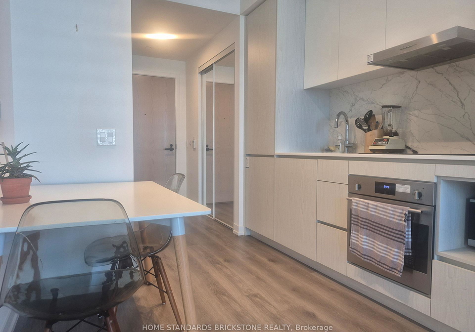 28-interchage-way-w-vaughan-ontario-n13622944