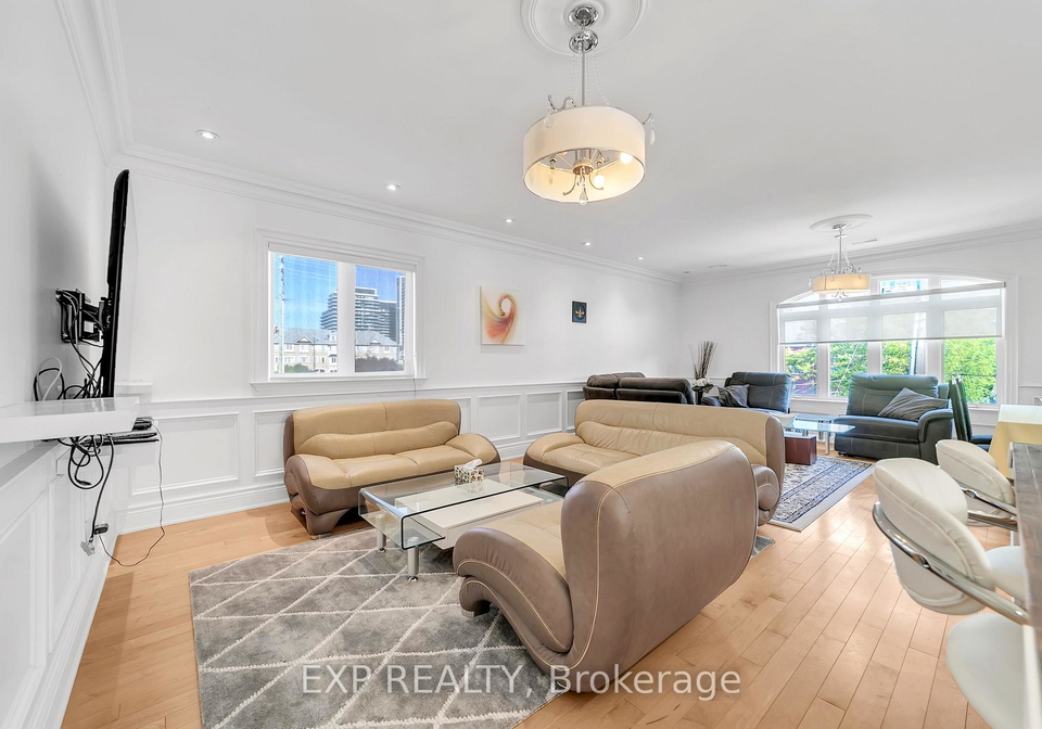 2-mackay-drive-richmond-hill-ontario-n13623028