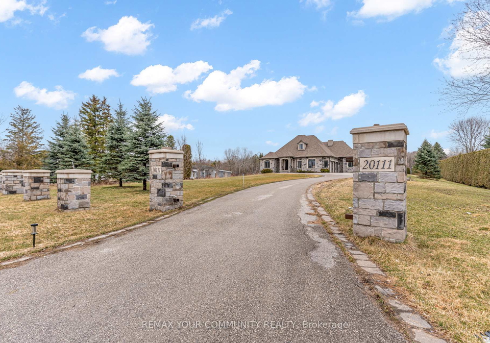 20111-bathurst-street-e-east-gwillimbury-ontario-n13623630