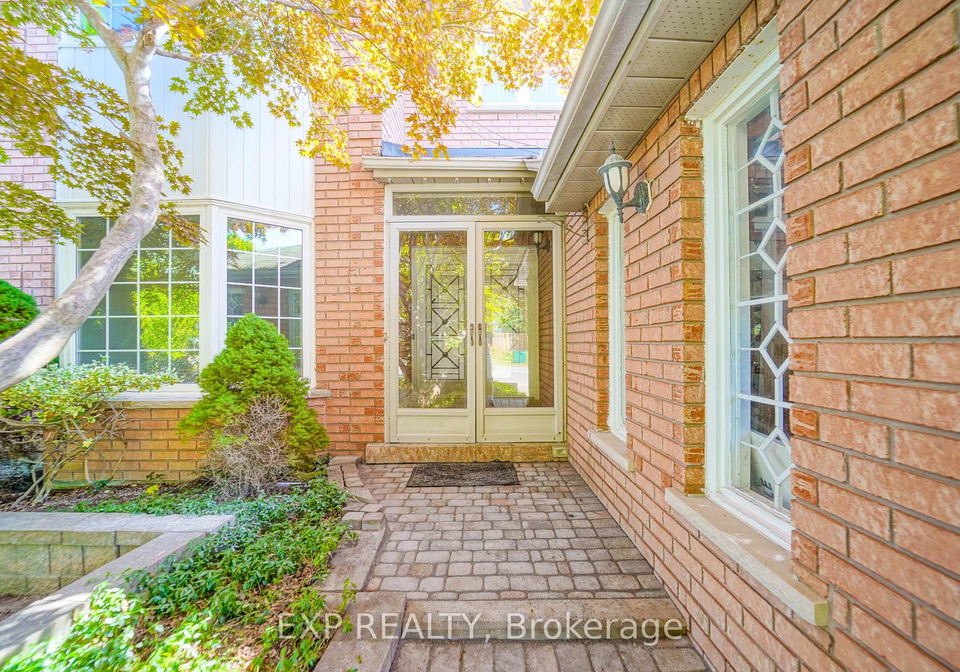 195-savage-road-newmarket-ontario-n13623938