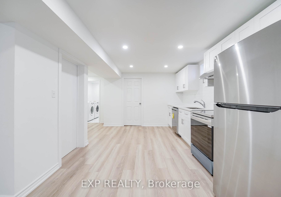 195-savage-road-newmarket-ontario-n13623942