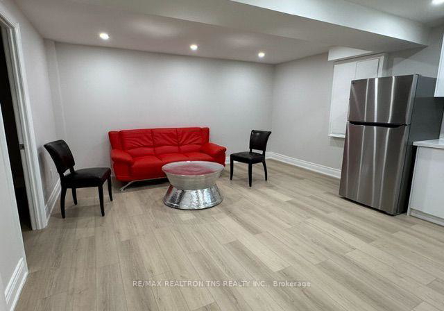 32-love-court-richmond-hill-ontario-n13624468