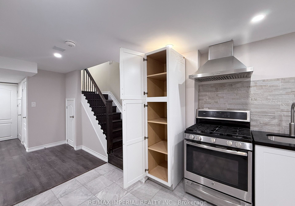 17-deerwood-crescent-richmond-hill-ontario-n13624736