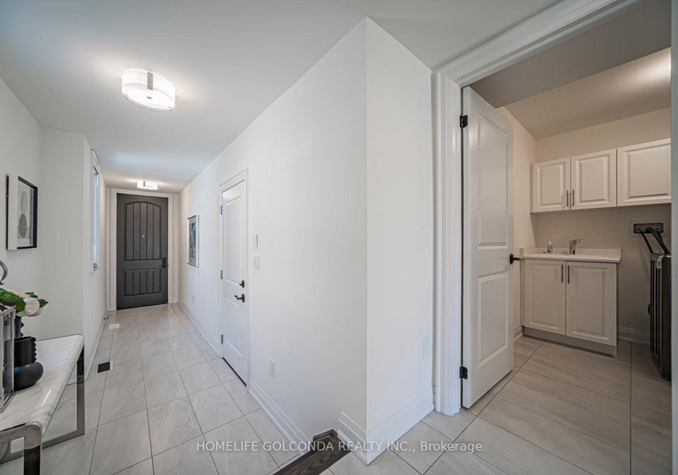 2-silvermills-lane-markham-ontario-n13625030