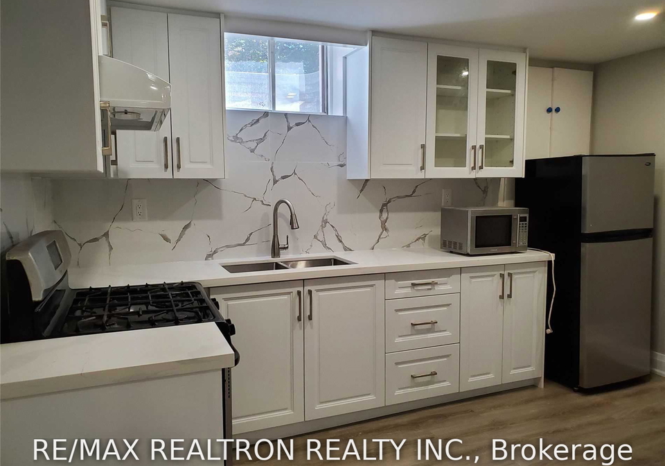 6-lilley-court-richmond-hill-ontario-n13625418