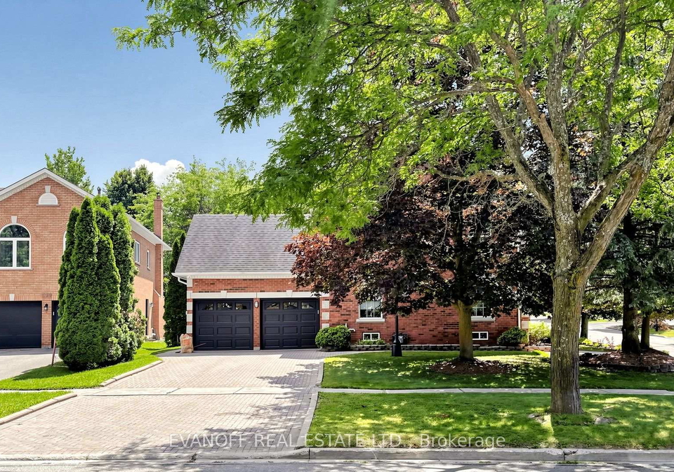 929-creebridge-crescent-newmarket-ontario-n13625438