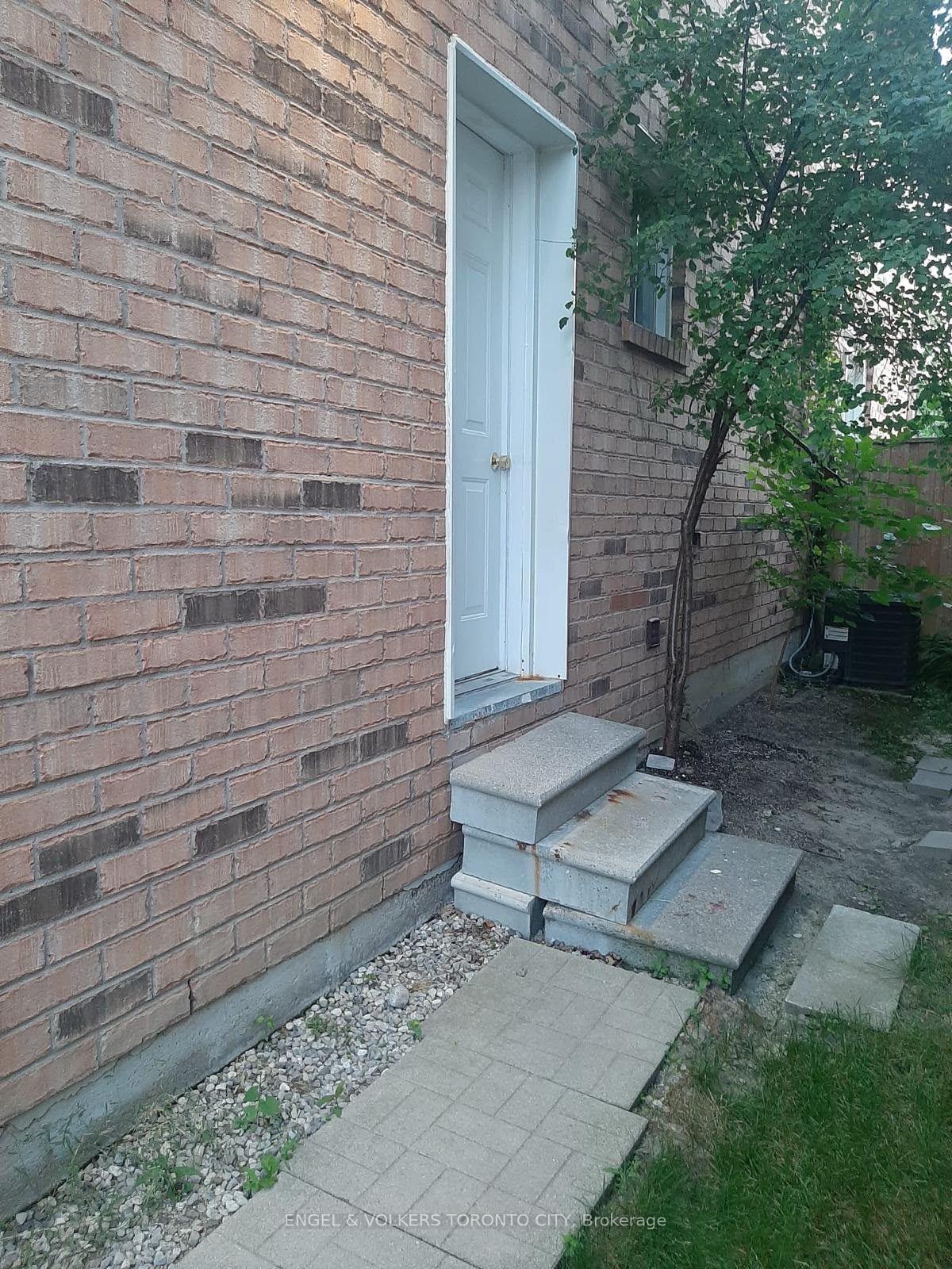 23-sweet-water-crescent-richmond-hill-ontario-n13625494