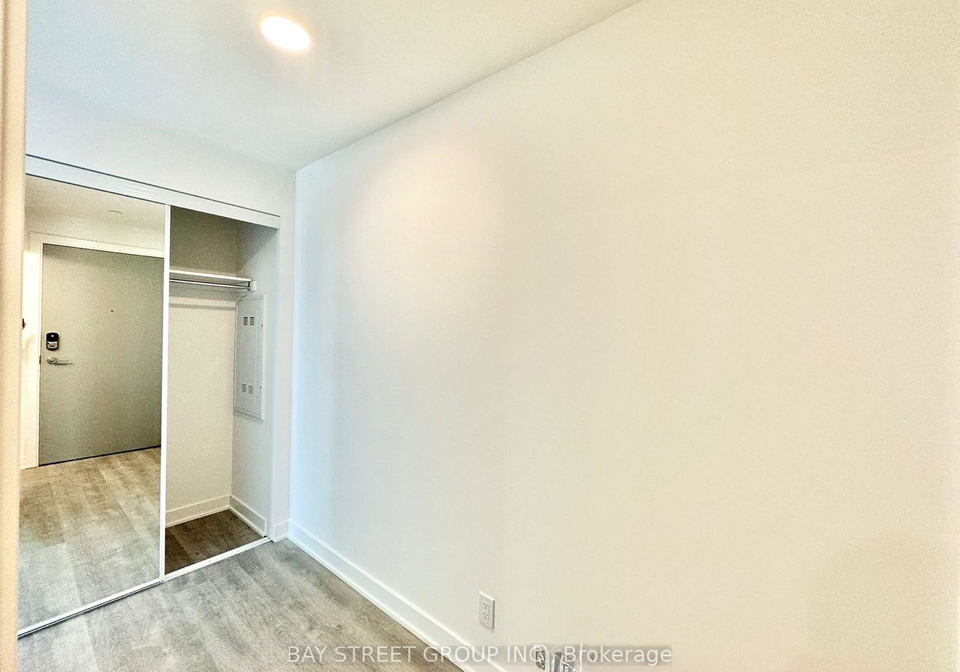 1-promenade-circle-vaughan-ontario-n13625862