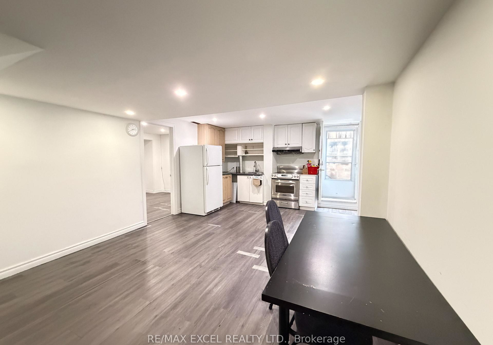 13-hepburn-street-markham-ontario-n13626372