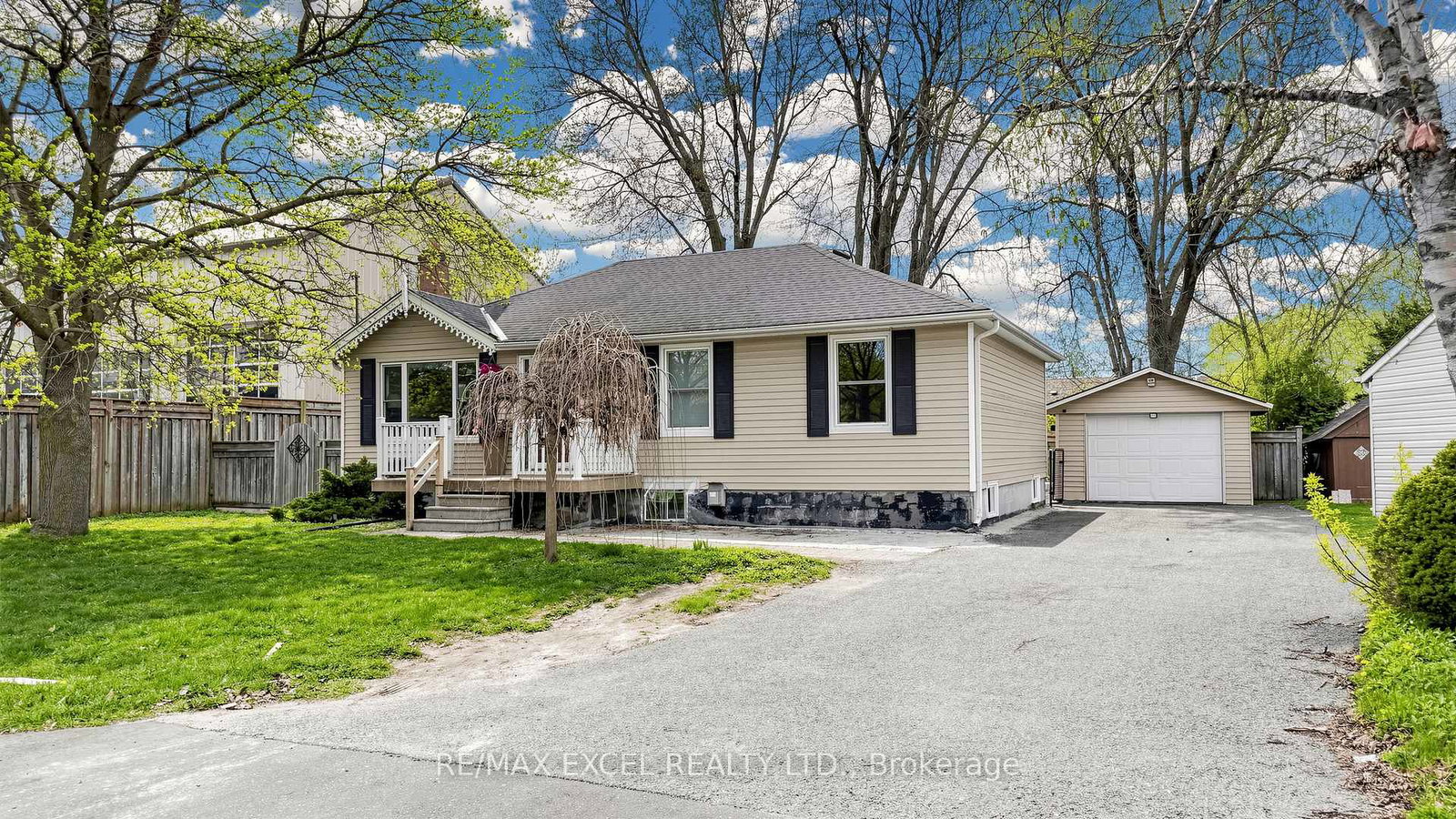 2-hughes-street-richmond-hill-ontario-n13626438