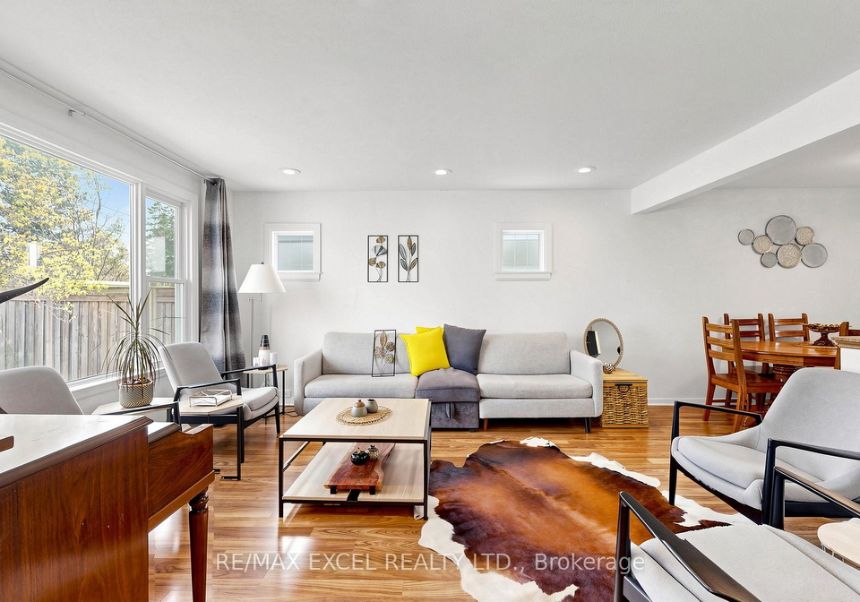 2-hughes-street-richmond-hill-ontario-n13626438